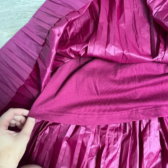 Adidas Accordion Pleated Midi Skirt Size Medium, Flowy with Elastic Waistband - Picture 4 of 7